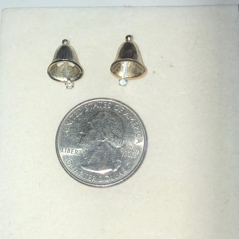 Avon Vintage Gold Tone Christmas Bell Holiday Pierced Dainty Boho Earrings
